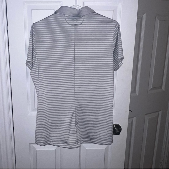 Under Armour Women’s Golf Polo - Picture 4 of 4